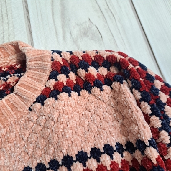 Forever 21 Fuzzy Sweater Size Medium Pink Red Blue - Picture 4 of 10